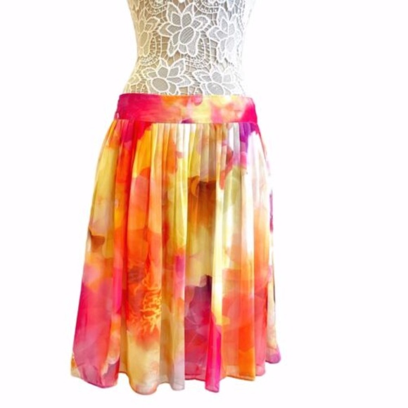 LIZ CLAIBORNE BEAUTIFUL flowy skirt - Picture 1 of 8